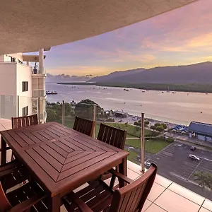 Piermonde **** Cairns