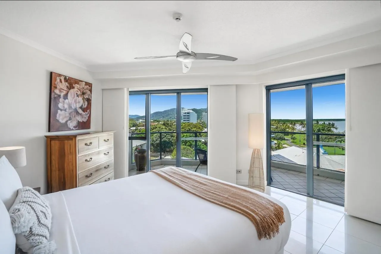 181 The Esplanade Aparthotel Cairns 4*,  Australia