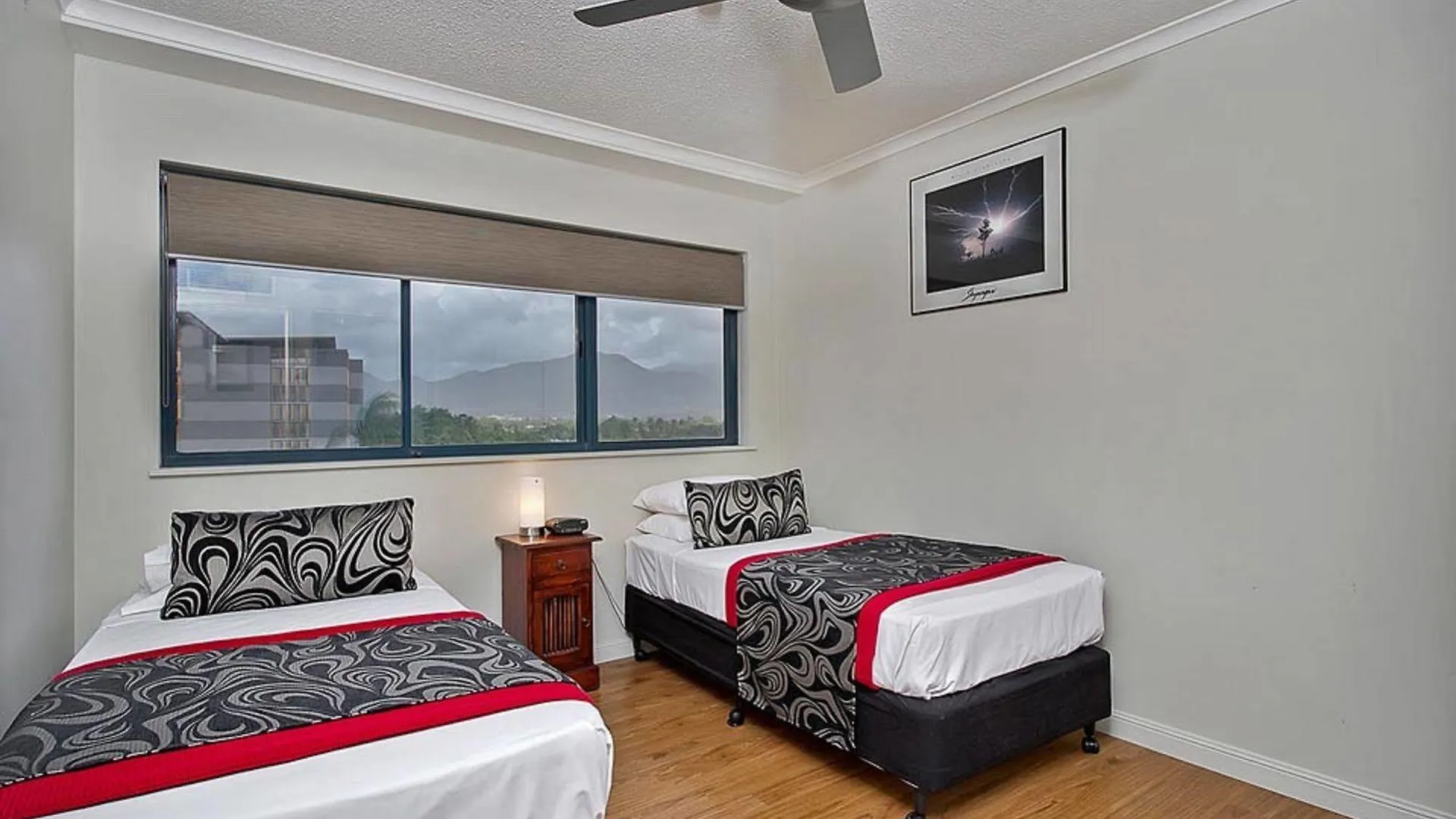 181 The Esplanade Aparthotel Cairns 4*,  Australia