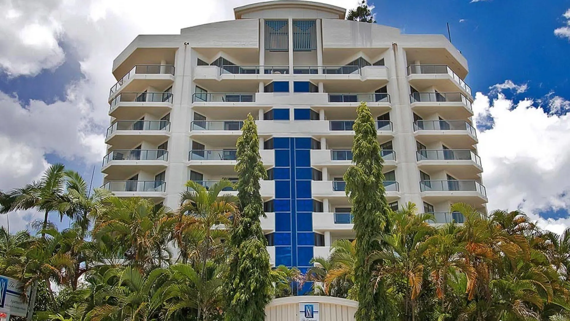 ****  181 The Esplanade Aparthotel Cairns Australia