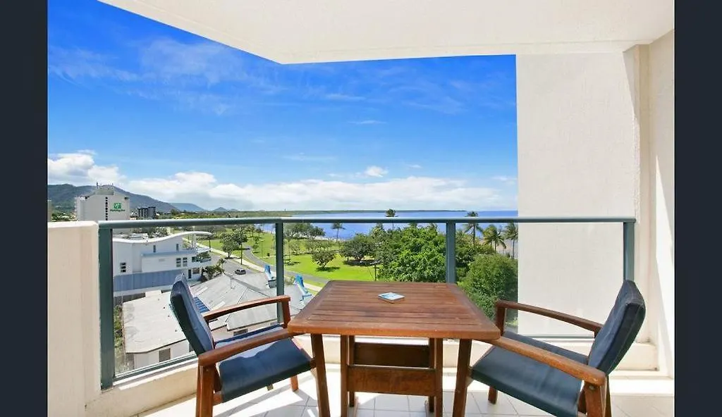 181 The Esplanade Aparthotel Cairns 4*,