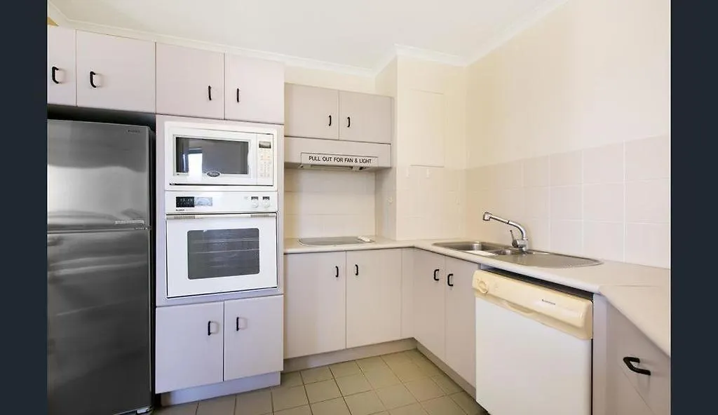 181 The Esplanade Aparthotel Cairns
