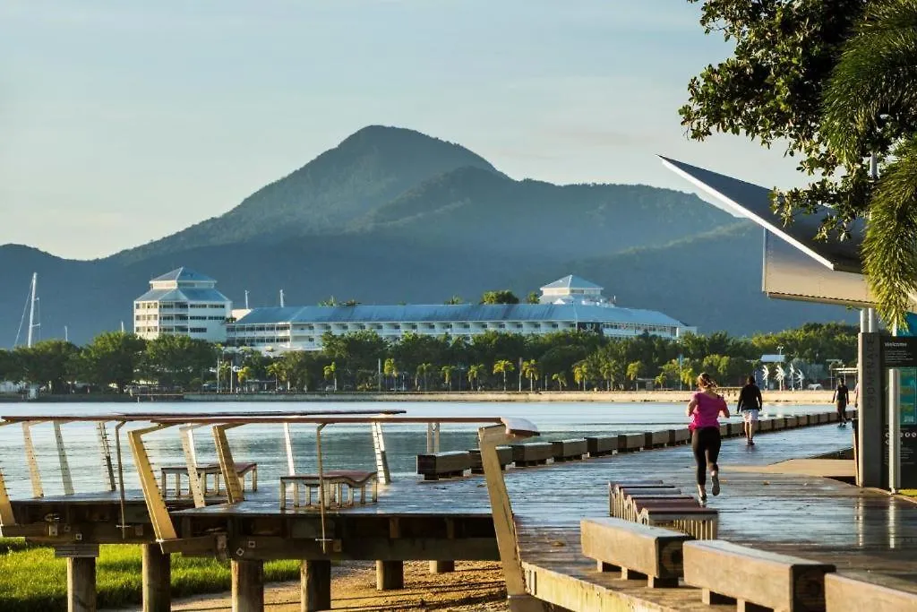 ****  181 The Esplanade Aparthotel Cairns Australia